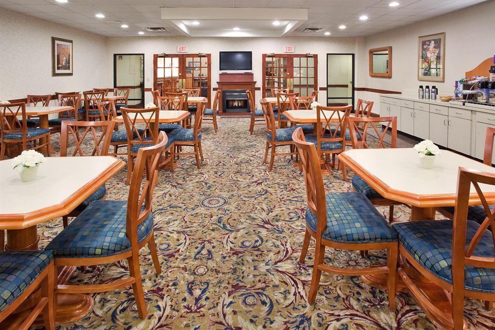 Savannah Gateway Hotel & Suites Restaurant photo
